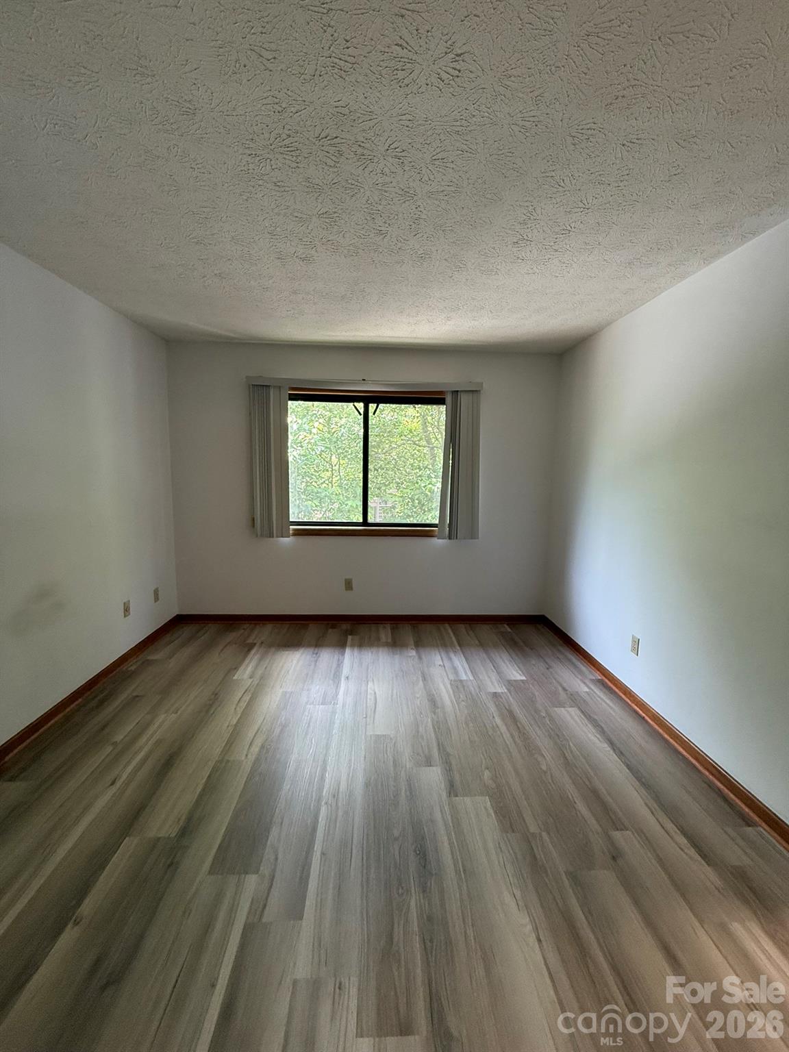 581 Courtwood Lane 6