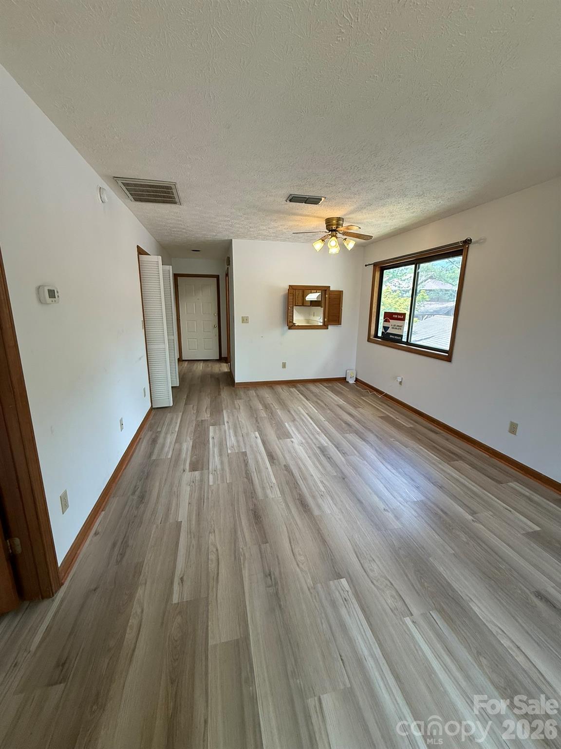 581 Courtwood Lane 6