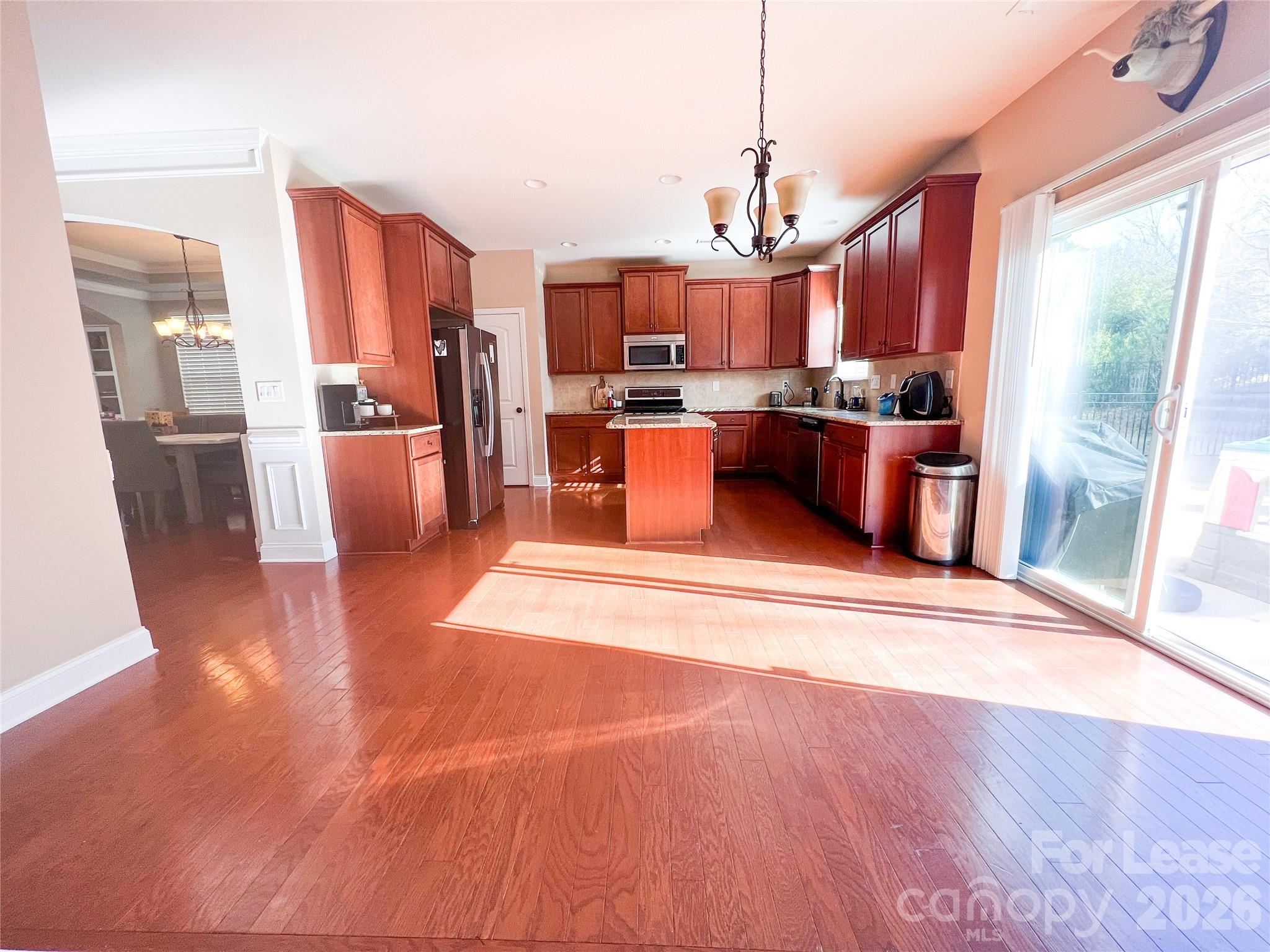 2003 Fallondale Road