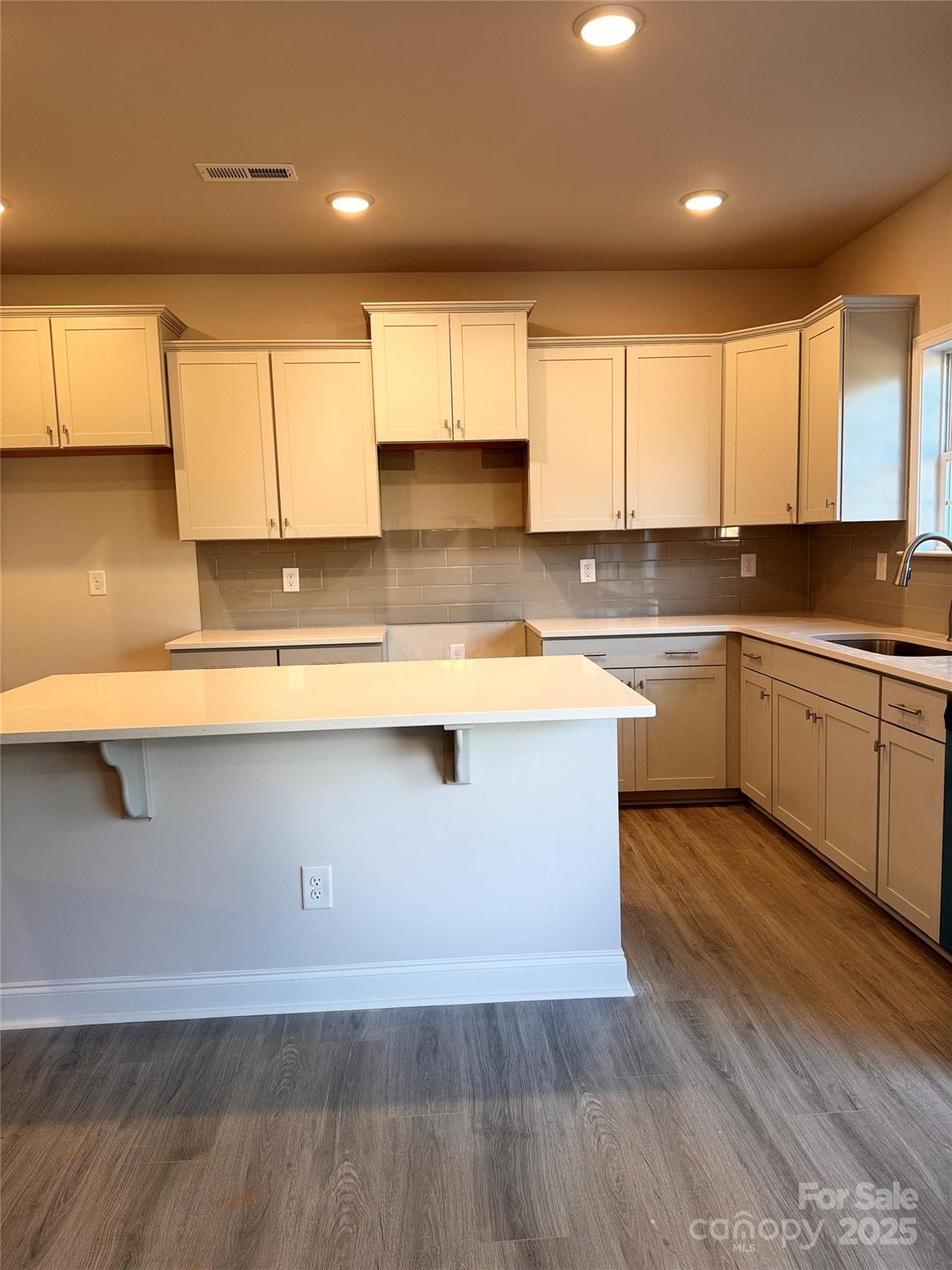 4033 Port Richmond Avenue 7