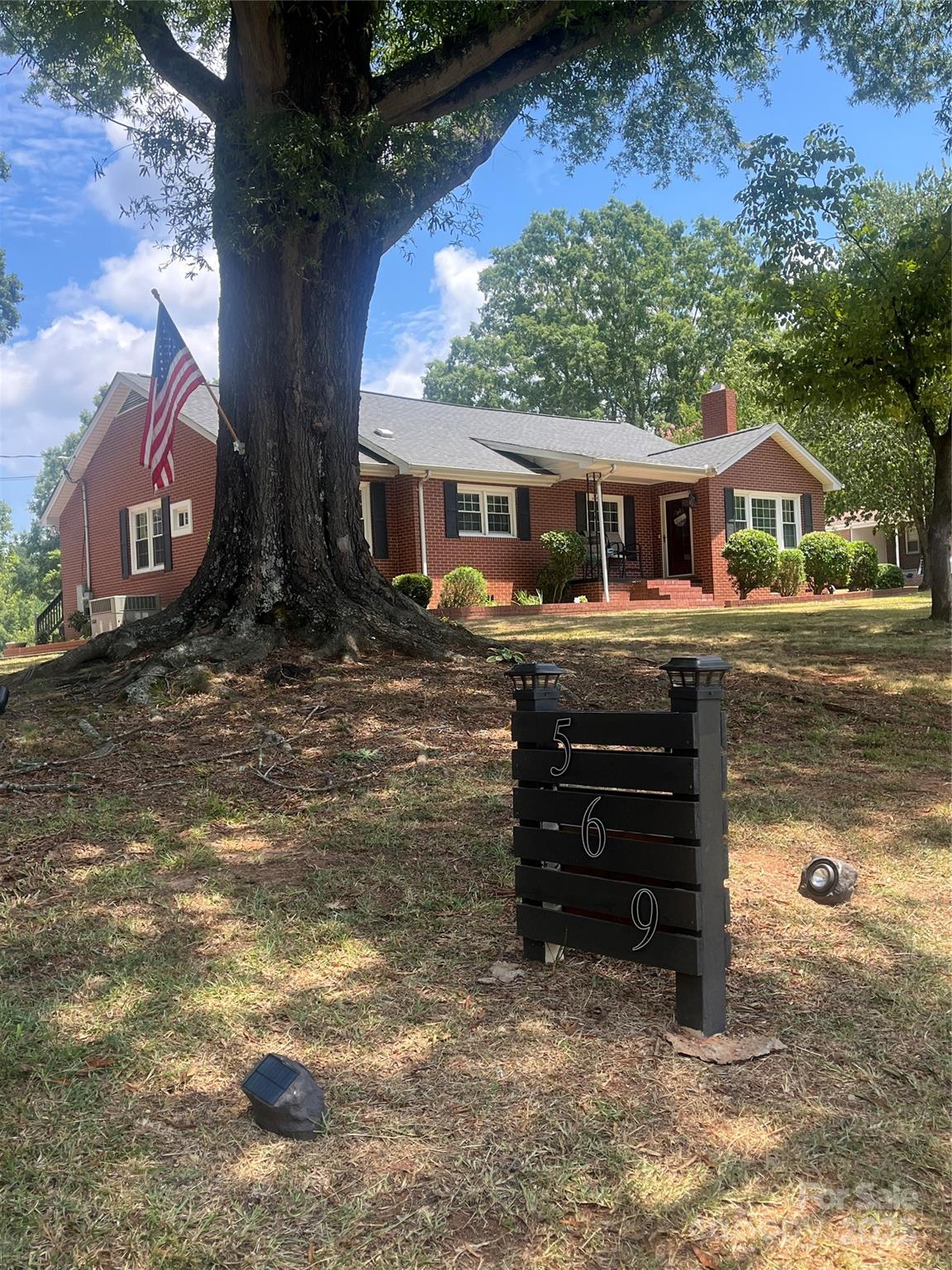 569 Great Falls Highway