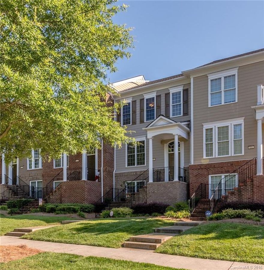 Beautiful Double Master Townhome walking distance to Baxter Town Center! Deck for outdoor dining/grilling. Great Room overlooking Woods. Hardwoods, wainscoting, SS, gas range, granite, island, tile back splash. Both Masters with tray ceilings, walk-in closets & private baths. Closet organizers in main master. 3rd BD/study/flex room + private bath on lower. 2 Car Garage! Enjoy the carefree lifestyle of a townhome in amenity-rich Baxter w/pool, walking trails, tennis, shops, restaurants & more!