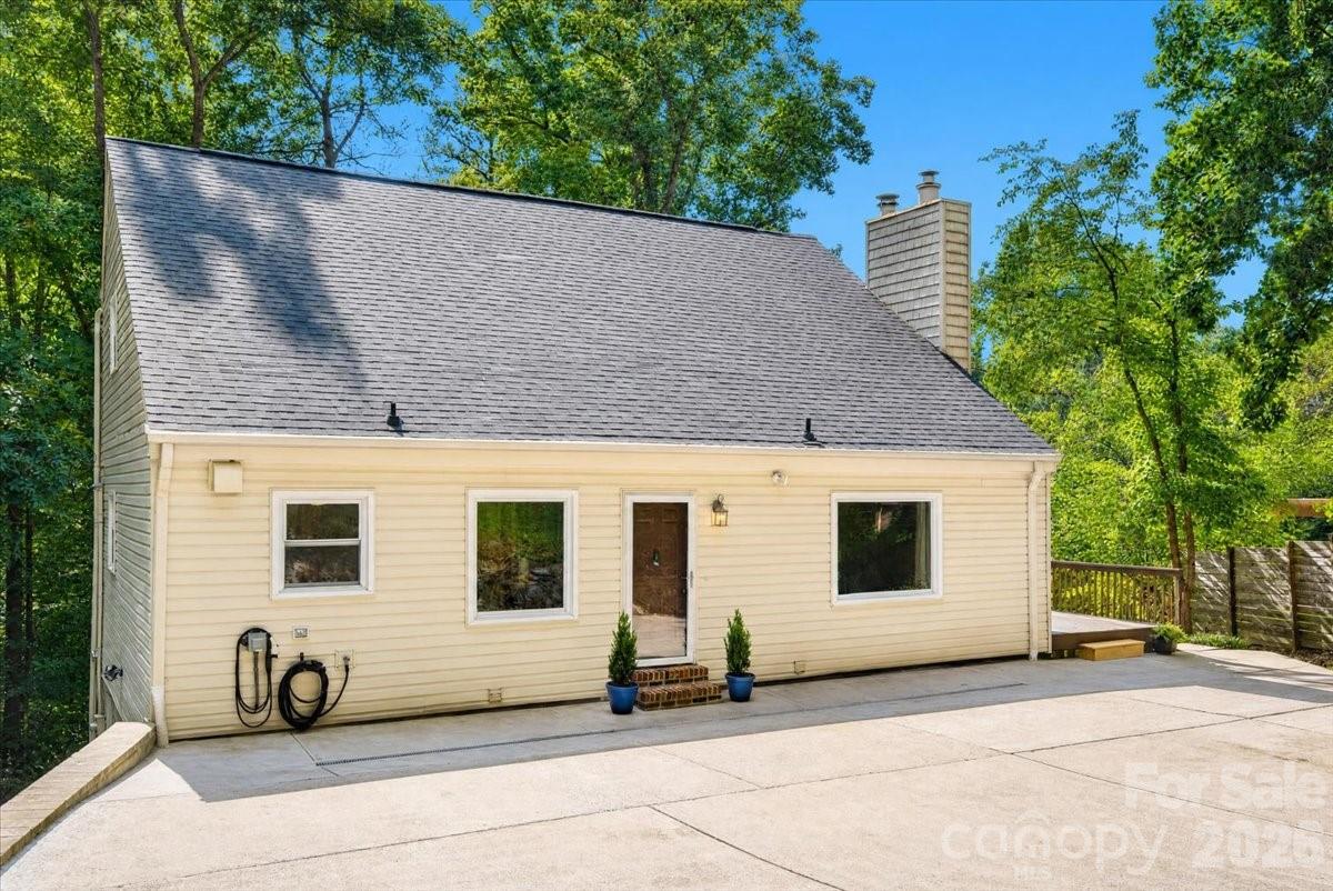 125 Hickory Point Court