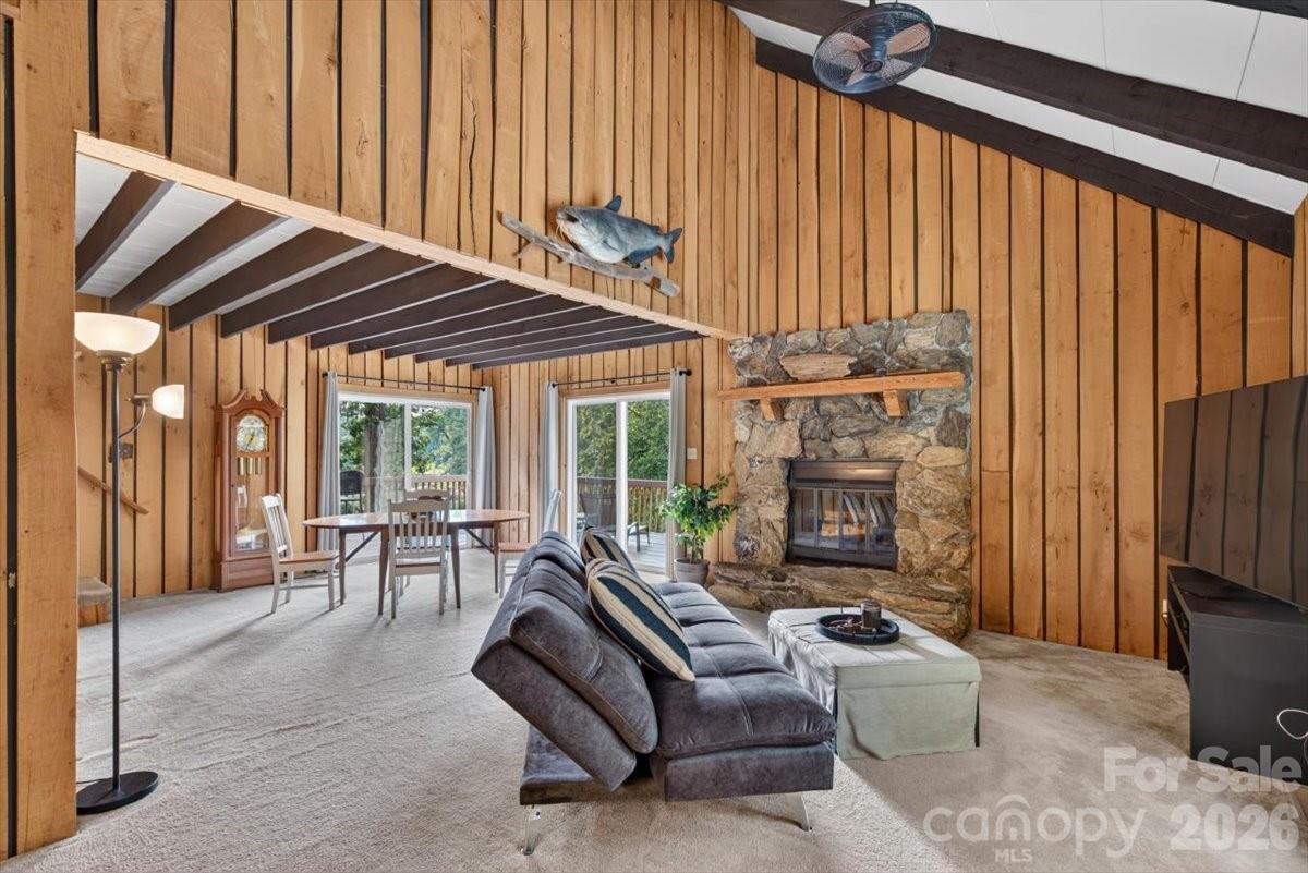 125 Hickory Point Court