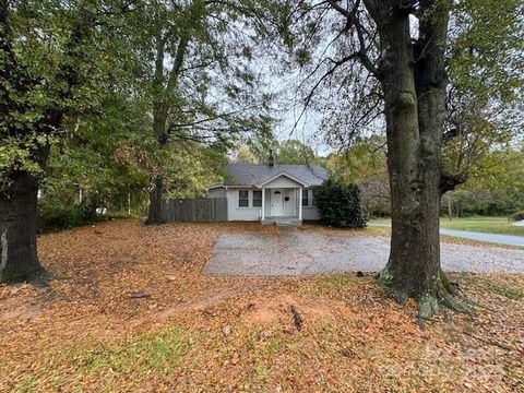 Photo of 1404 Linwood Road, Gastonia, NC 28052 (MLS # 4317287)