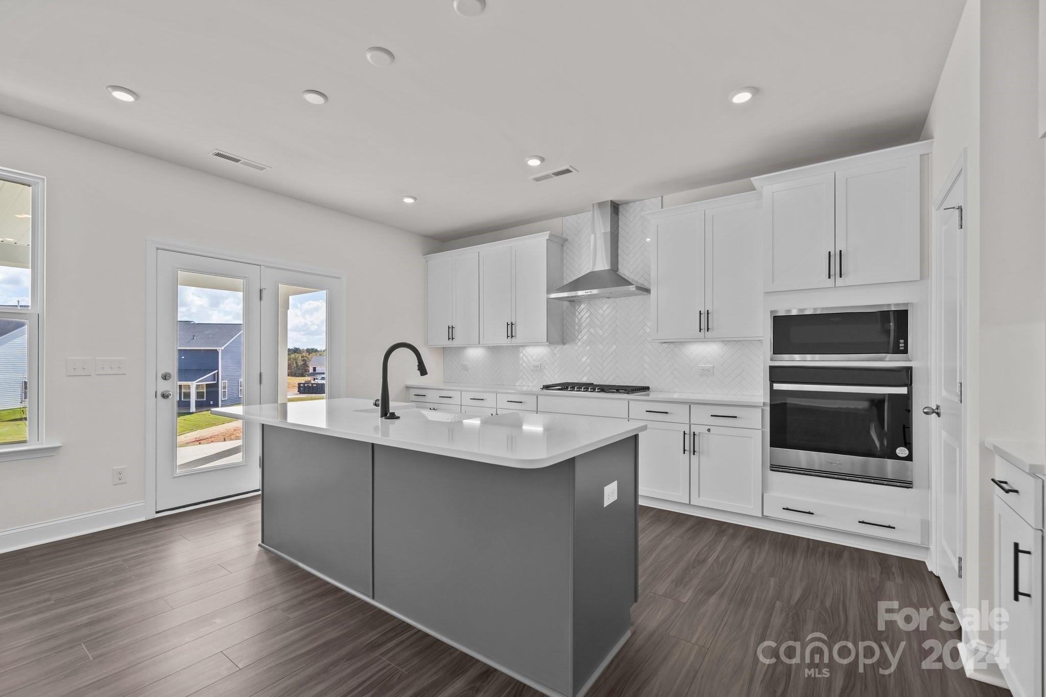 Lakeside Glen - Residential