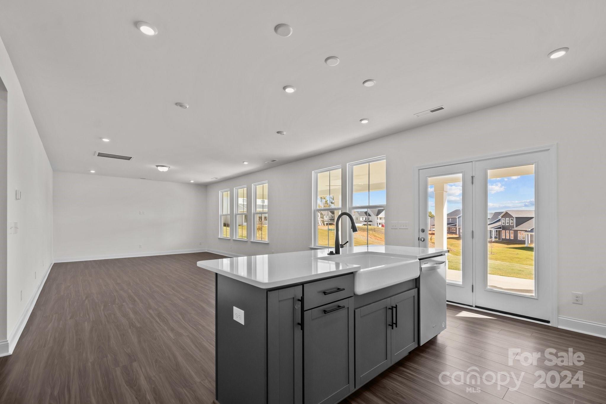 Lakeside Glen - Residential