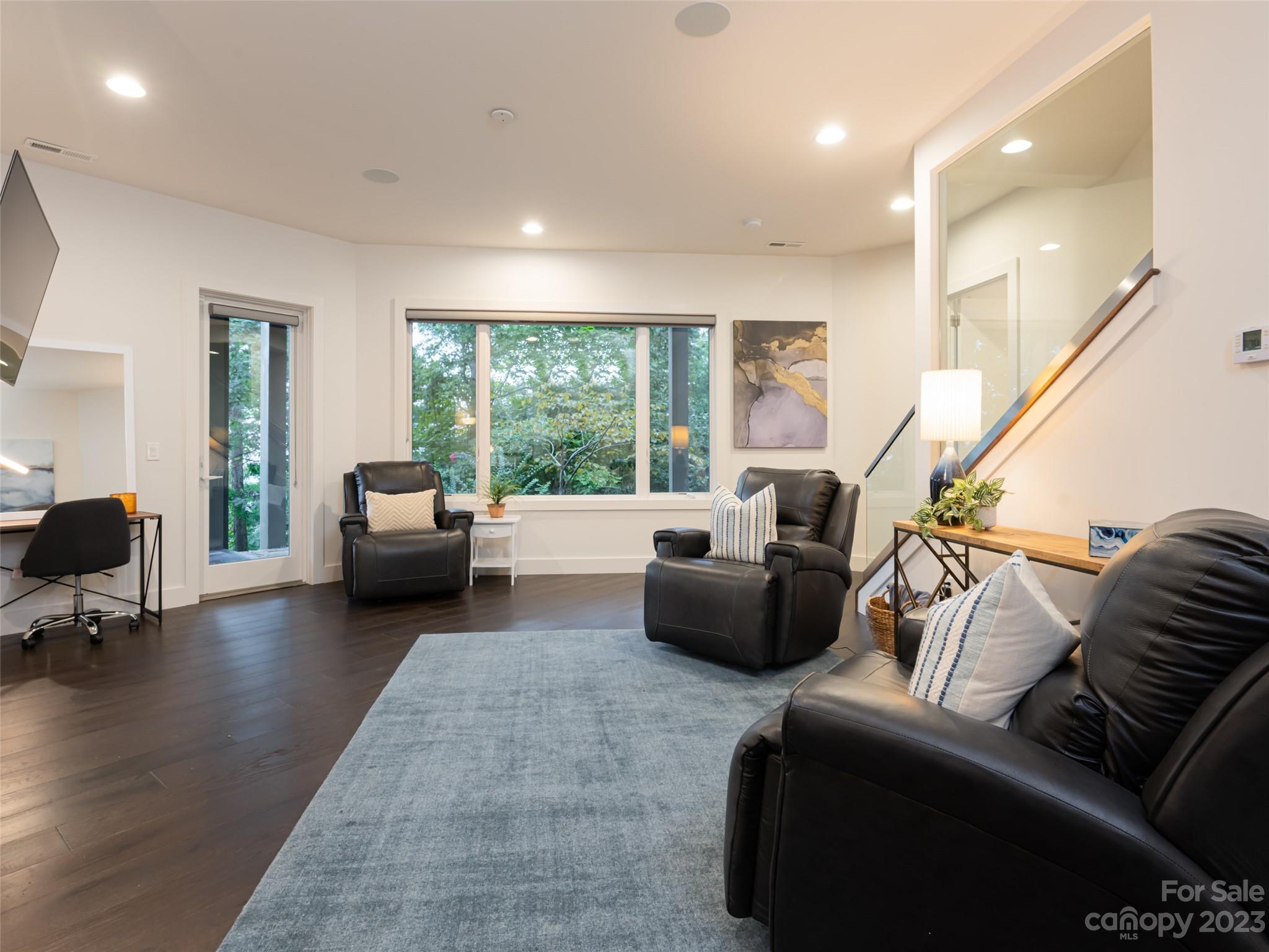 Reynolds Mountain - Residential