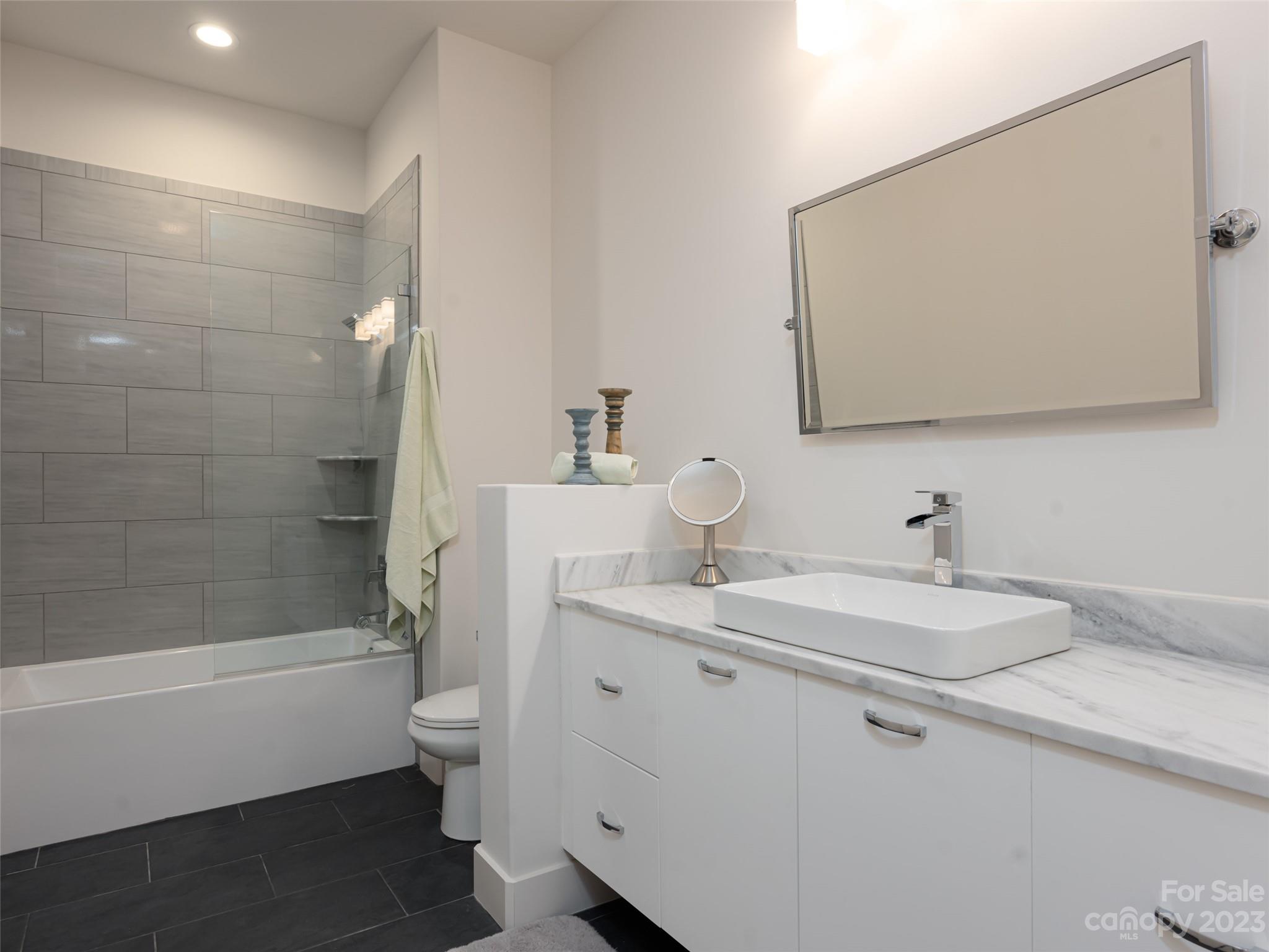 Reynolds Mountain - Residential