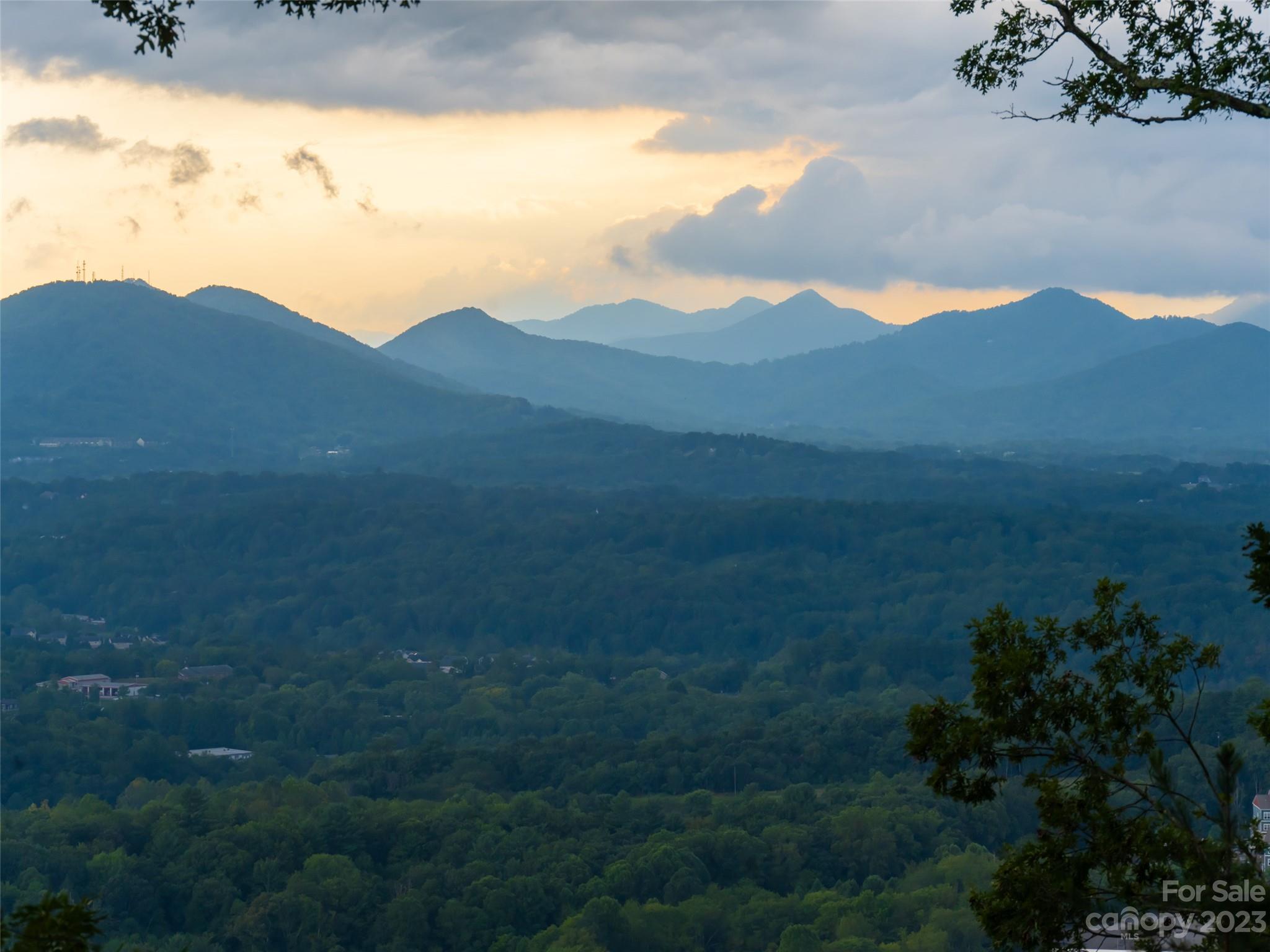Reynolds Mountain - Residential