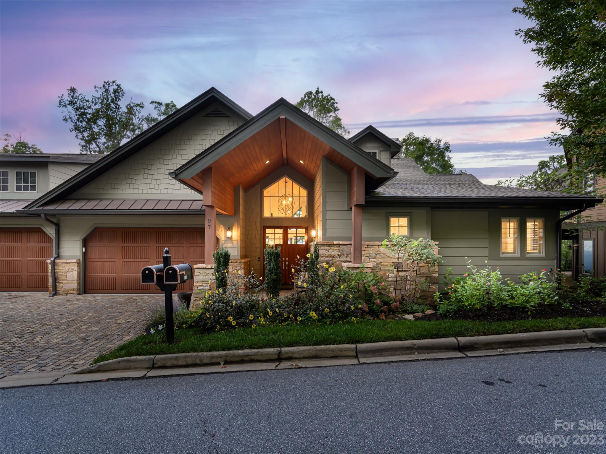 Reynolds Mountain - Residential