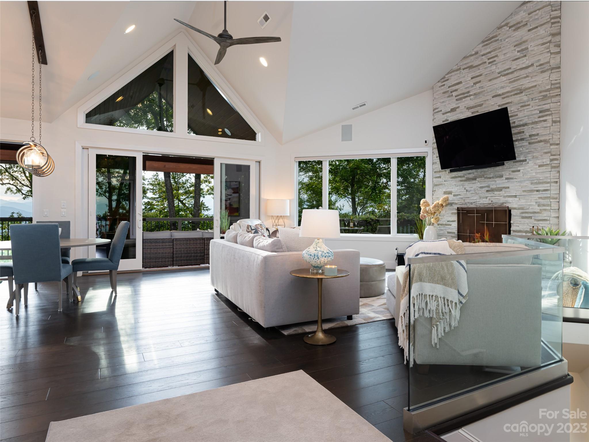 Reynolds Mountain - Residential