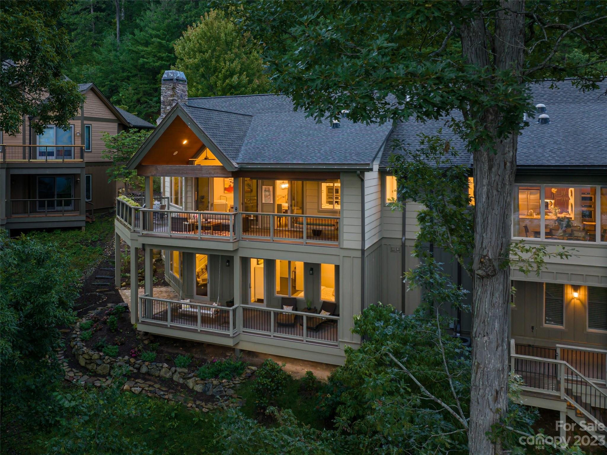 Reynolds Mountain - Residential