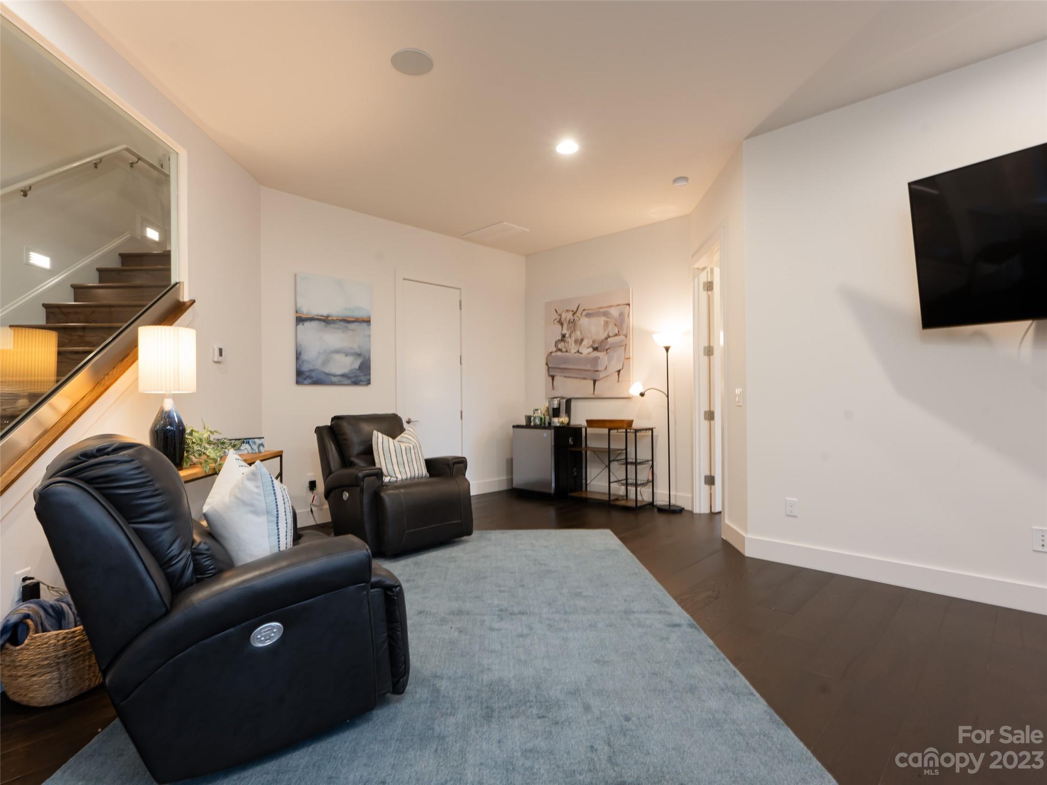 Reynolds Mountain - Residential