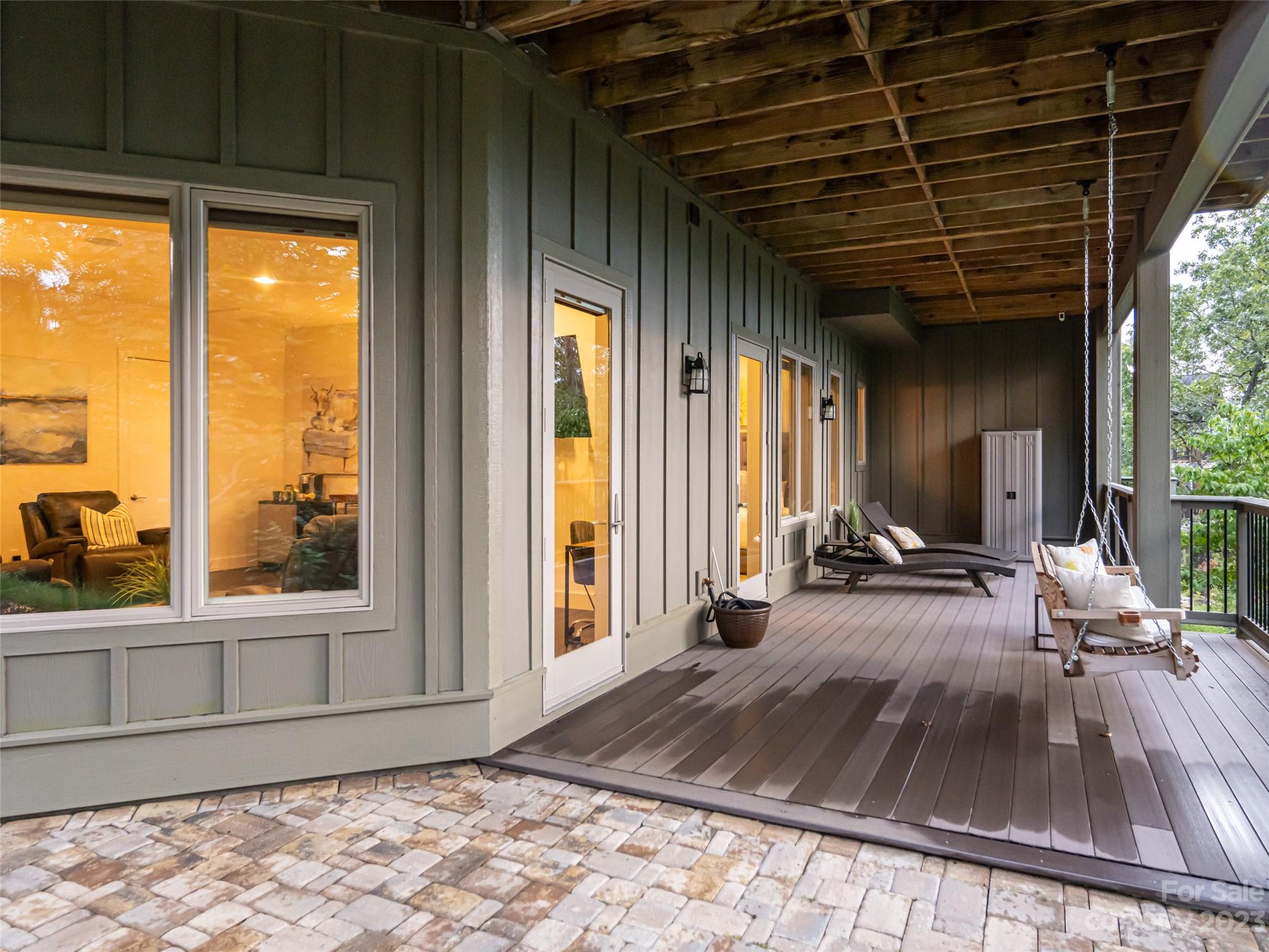 Reynolds Mountain - Residential