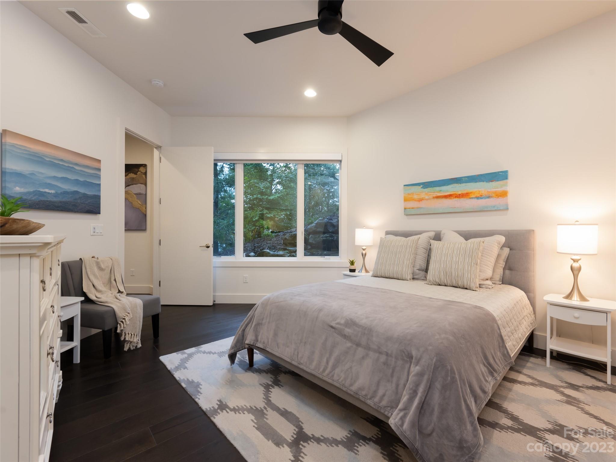 Reynolds Mountain - Residential