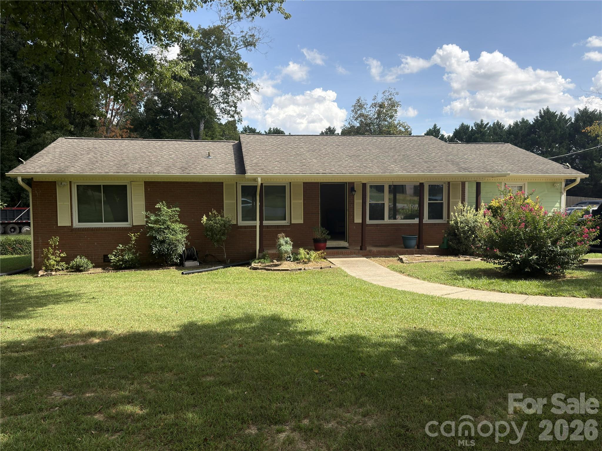 604 Allen Way