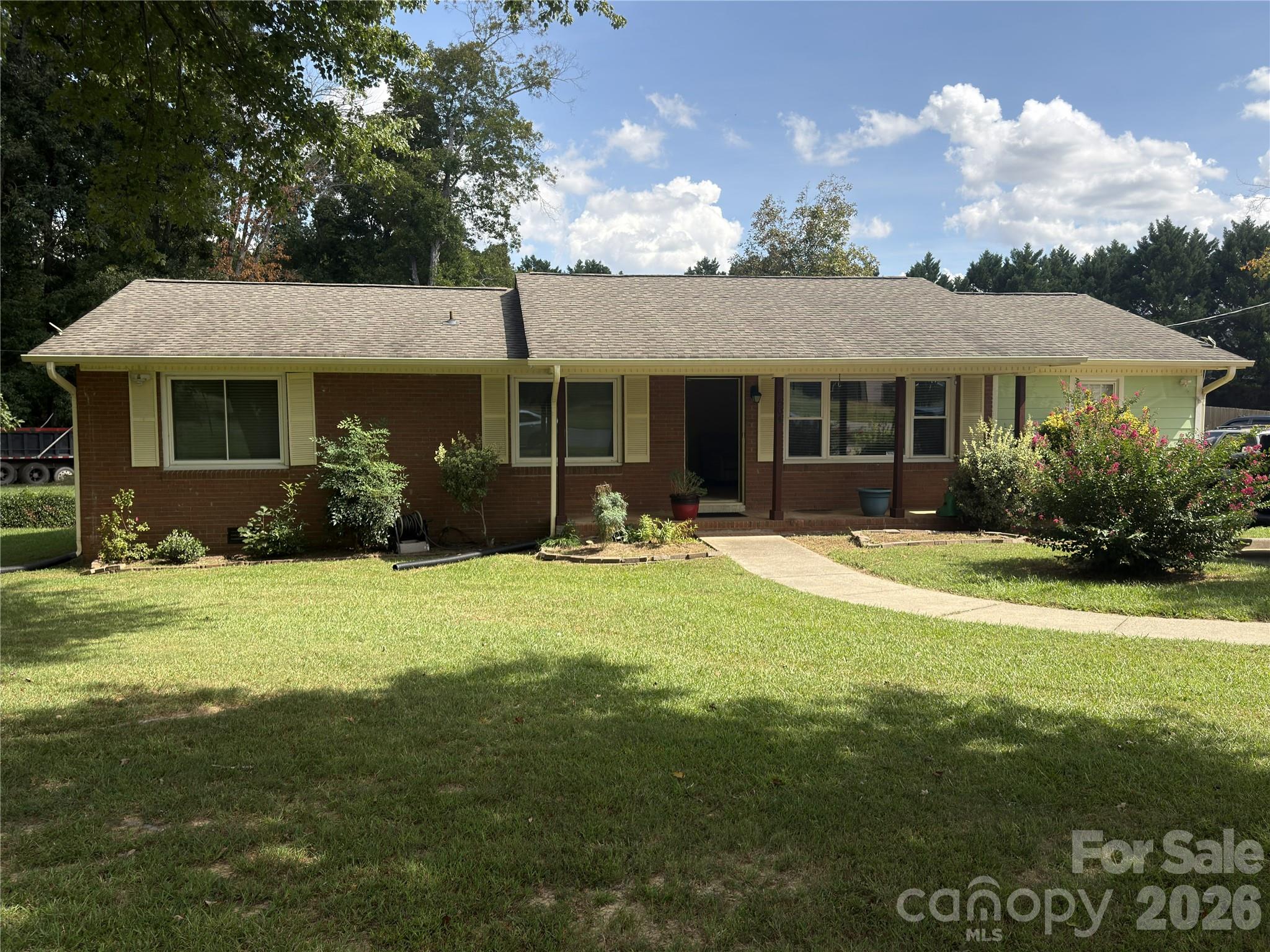 604 Allen Way