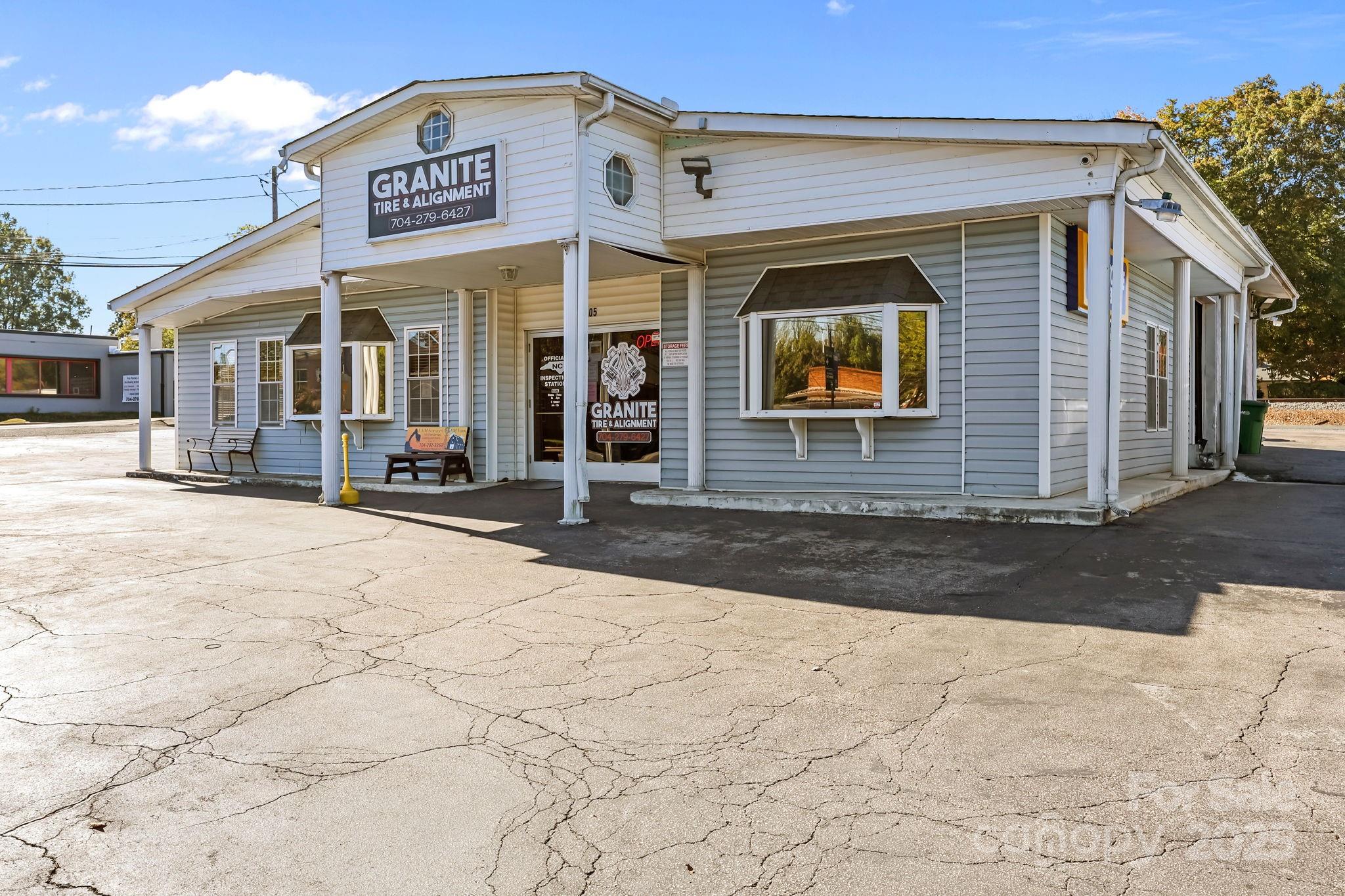 105 N Salisbury, GQ Avenue