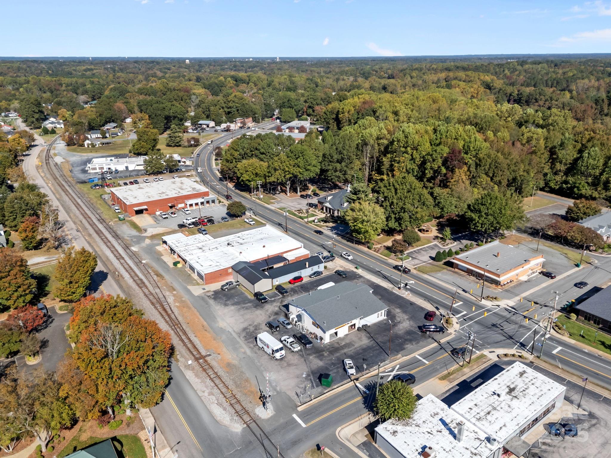 105 N Salisbury, GQ Avenue