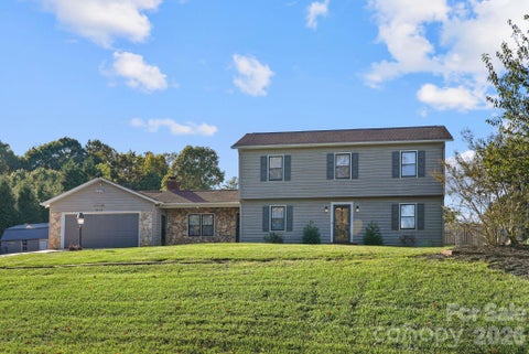 Photo of 5976 Gold Creek Estate Drive, Hickory, NC 28601 (MLS # 4425606)