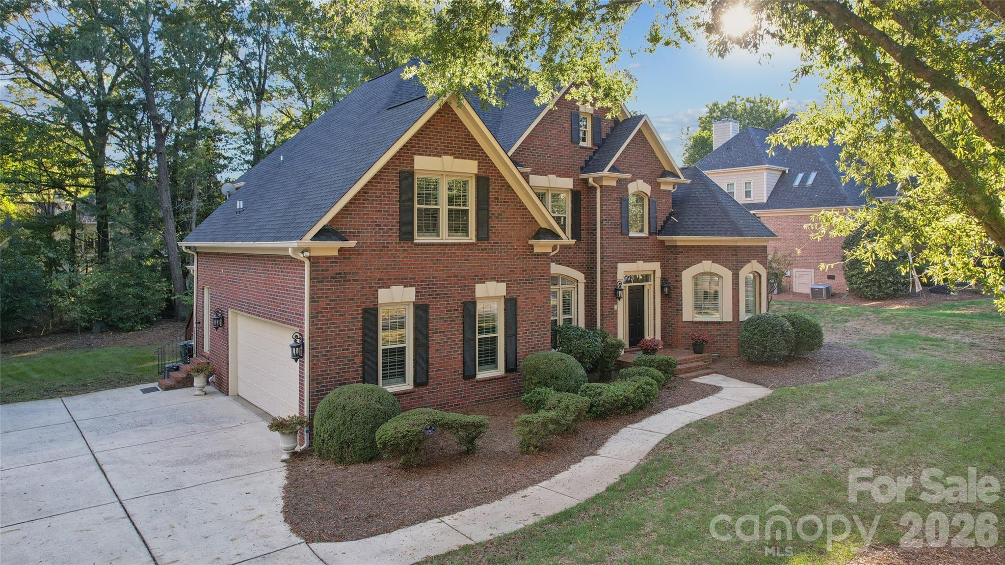 832 Kings Crossing Drive