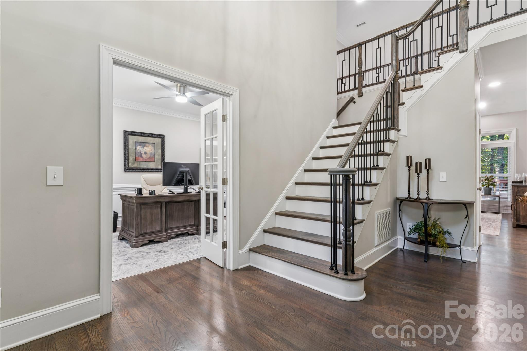 832 Kings Crossing Drive
