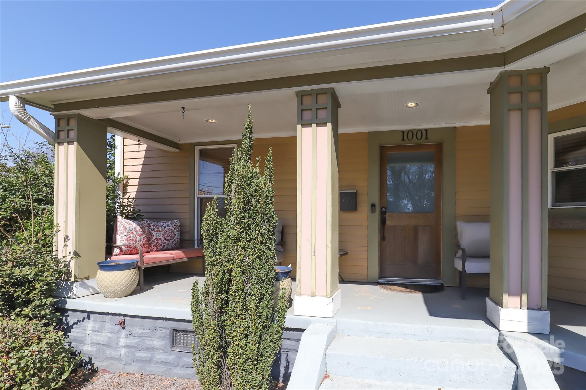1001 Parkwood Avenue