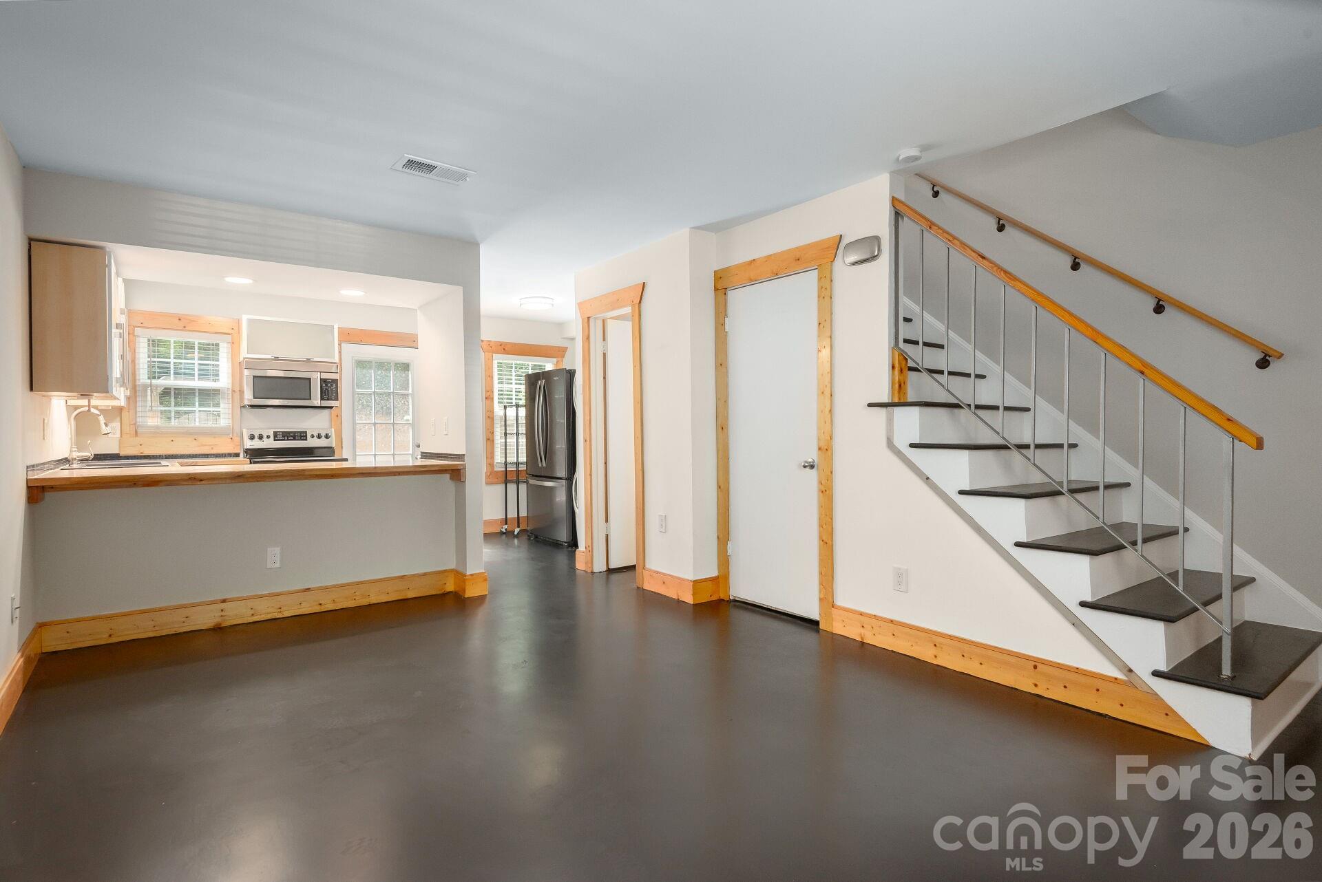 636 Chipley Avenue 8