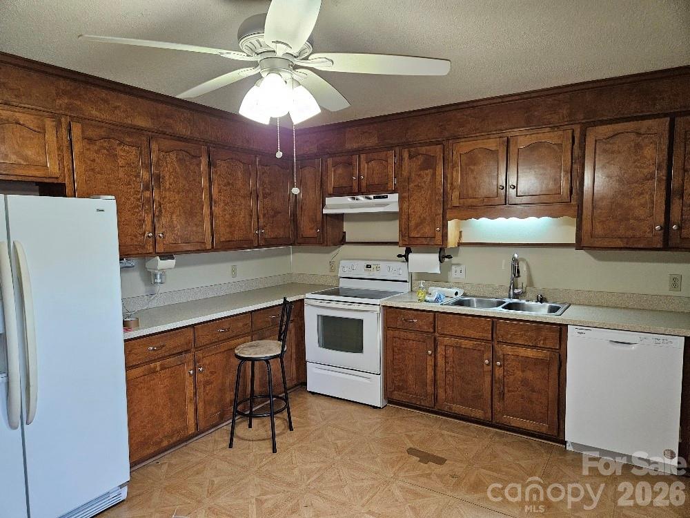 221 Pointe Circle