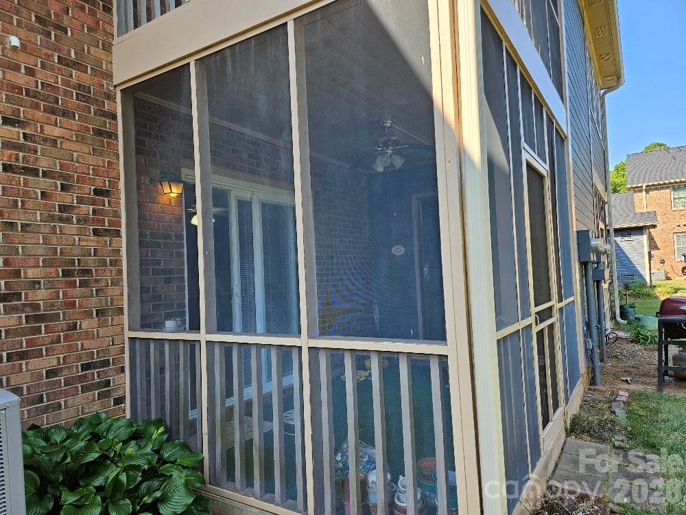 221 Pointe Circle
