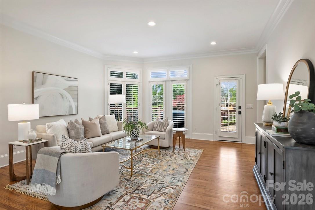 7010 Seton House Lane