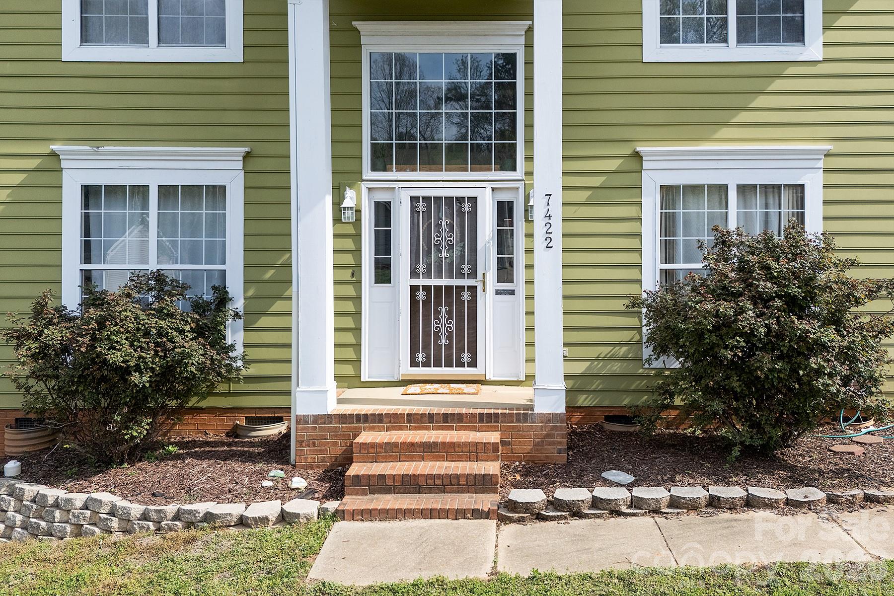 7422 Autumn Trail Drive