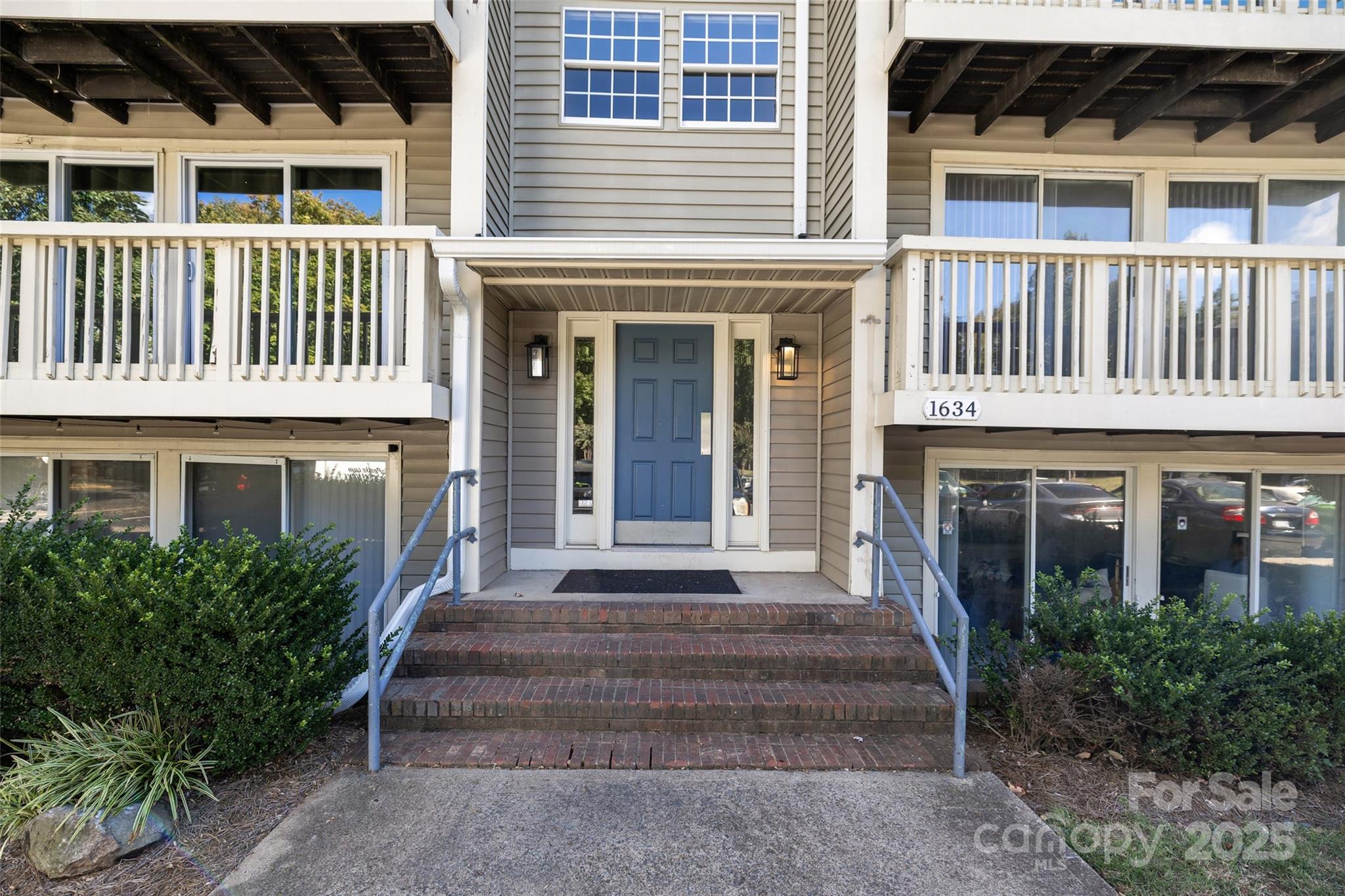 1634 Arlyn Circle J
