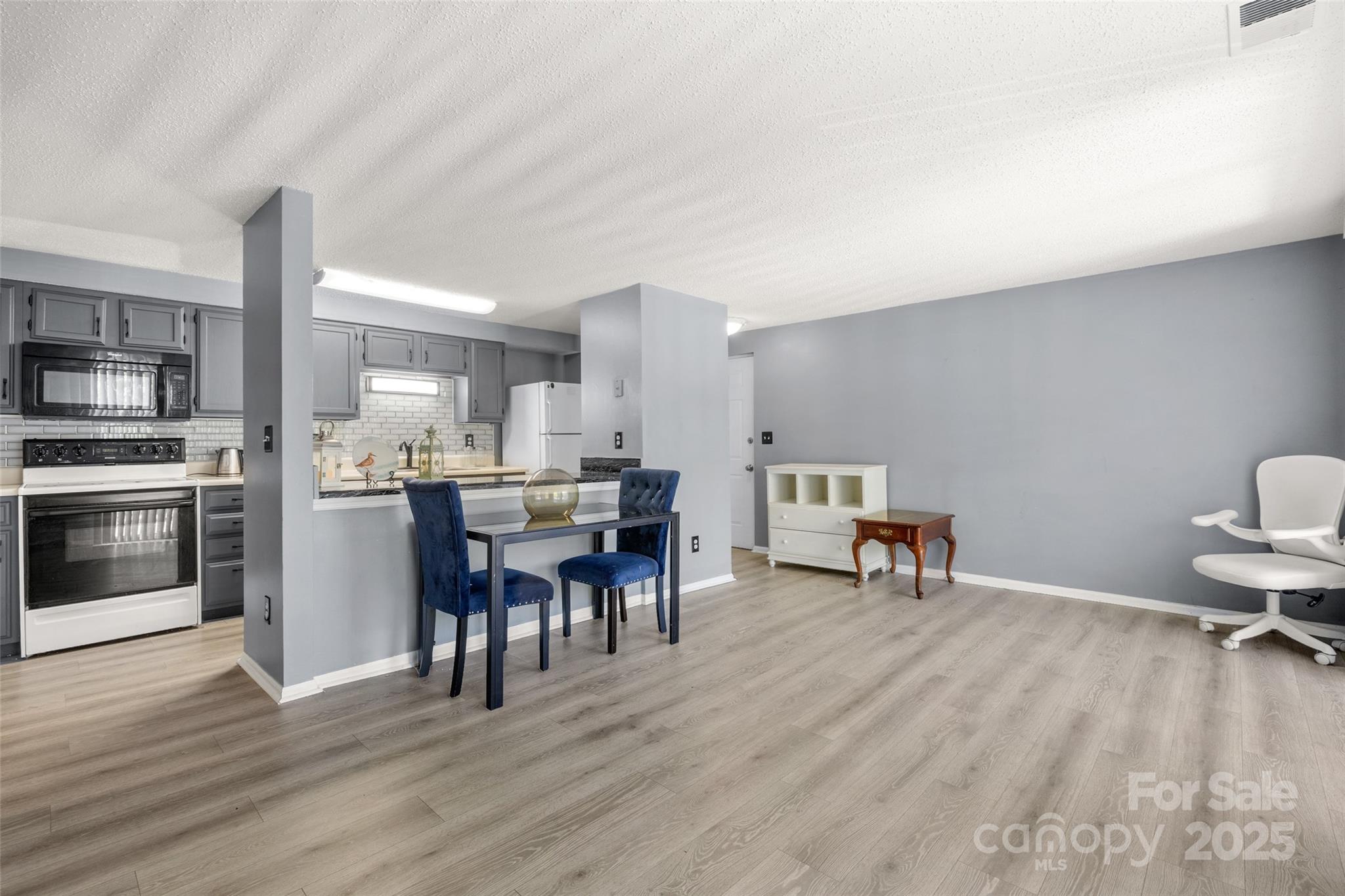 1634 Arlyn Circle J