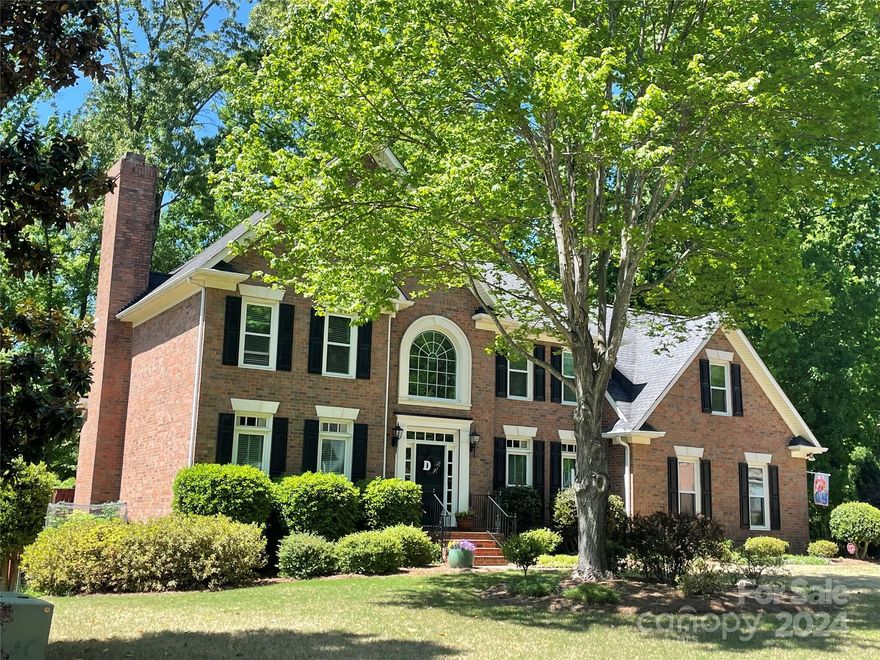 Beautiful home in very desirable Providence Hills development. One of the largest floor plans with a full "Mother-in-law" suite downstairs and walkout basement. Primary bath has been updated along with all bathrooms throughout the home. Guest suite has its own ensuite. Two more bedrooms connected with Jack & Jill bath. Kitchen and great room have also been updated! Located on quiet cul-de-sac this is the perfect home for a growing or multi-generational family with wonderful schools. Come home to a mature neighborhood with large trees and exceptional landscaping! Home has irrigation system for entire lawn front and back. Three car garage, Central Vac system, and invisible fence. All new vinyl windows installed four years ago with lifetime transferable warranty!



PLEASE CHECK VIDEO!