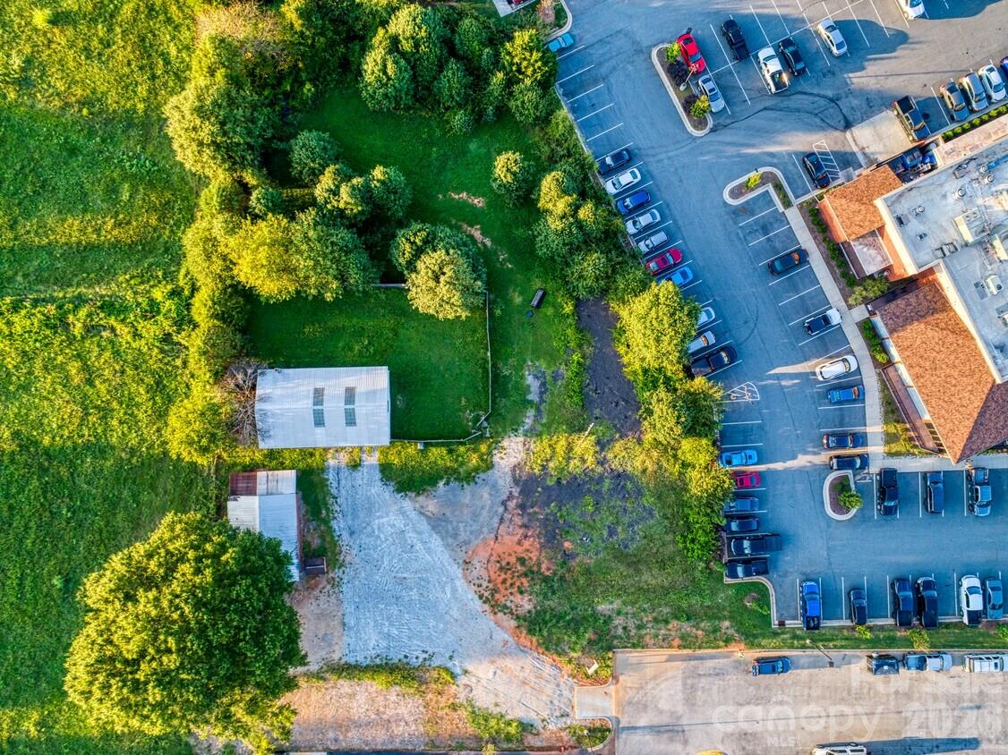 690 River Highway 2