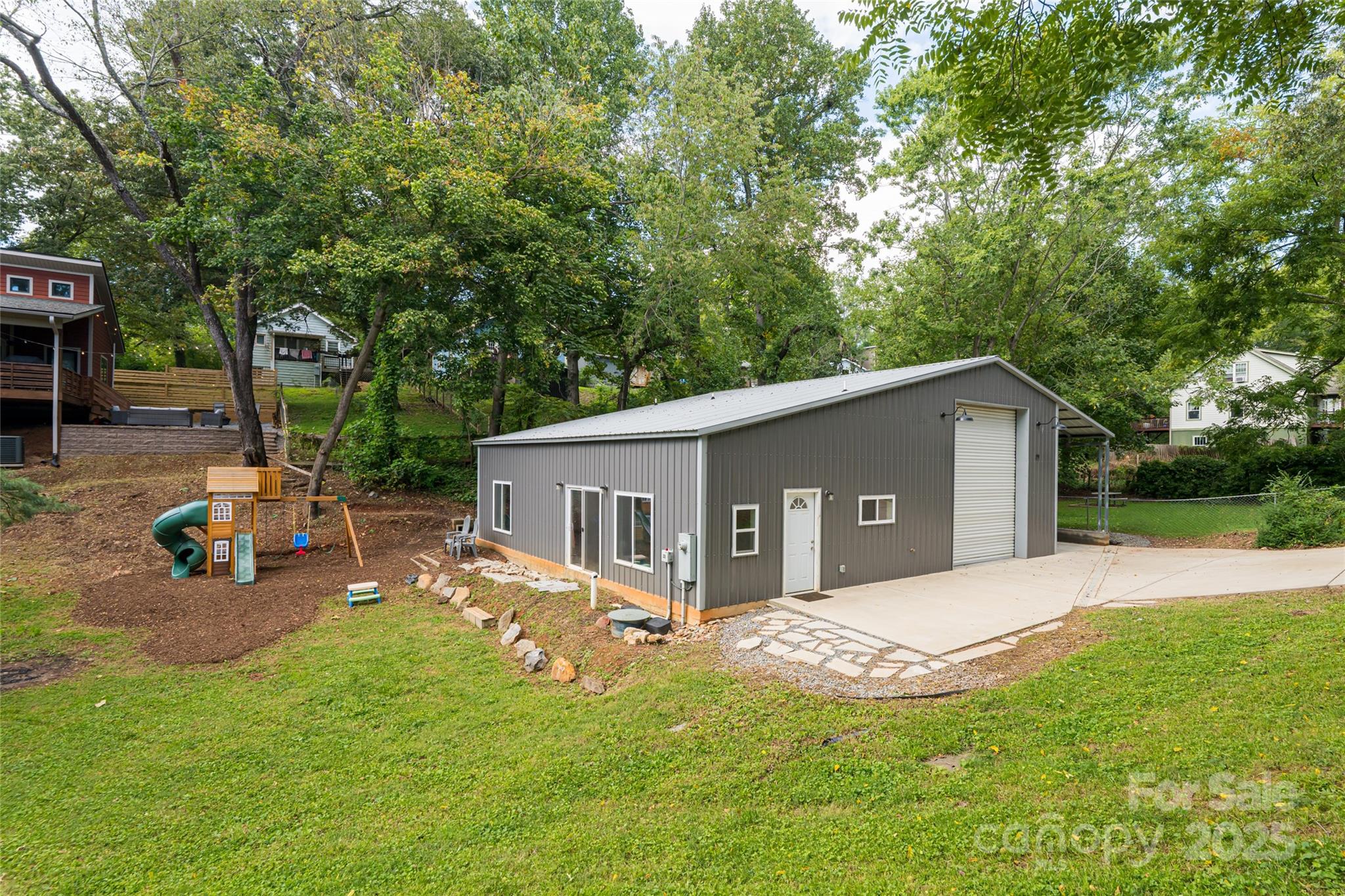 29 Ridge Avenue 2