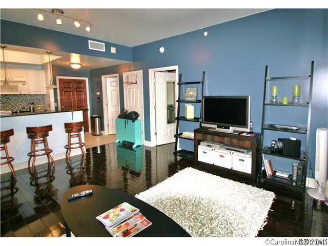 Fifth And Poplar - Residential Lease