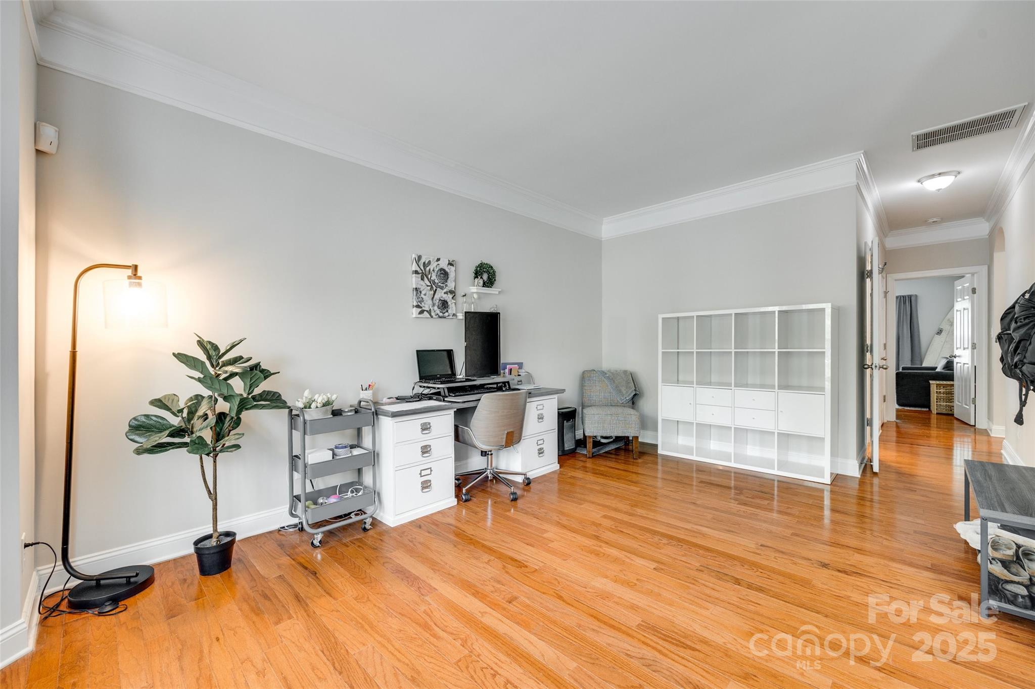 838 Lion Lane