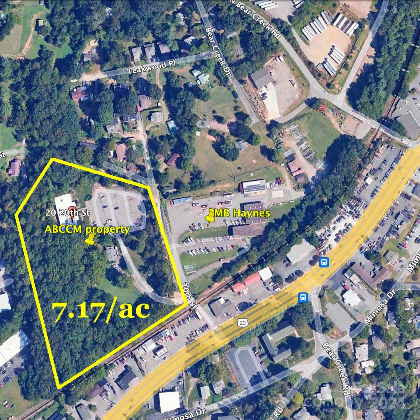 Main image without alt text