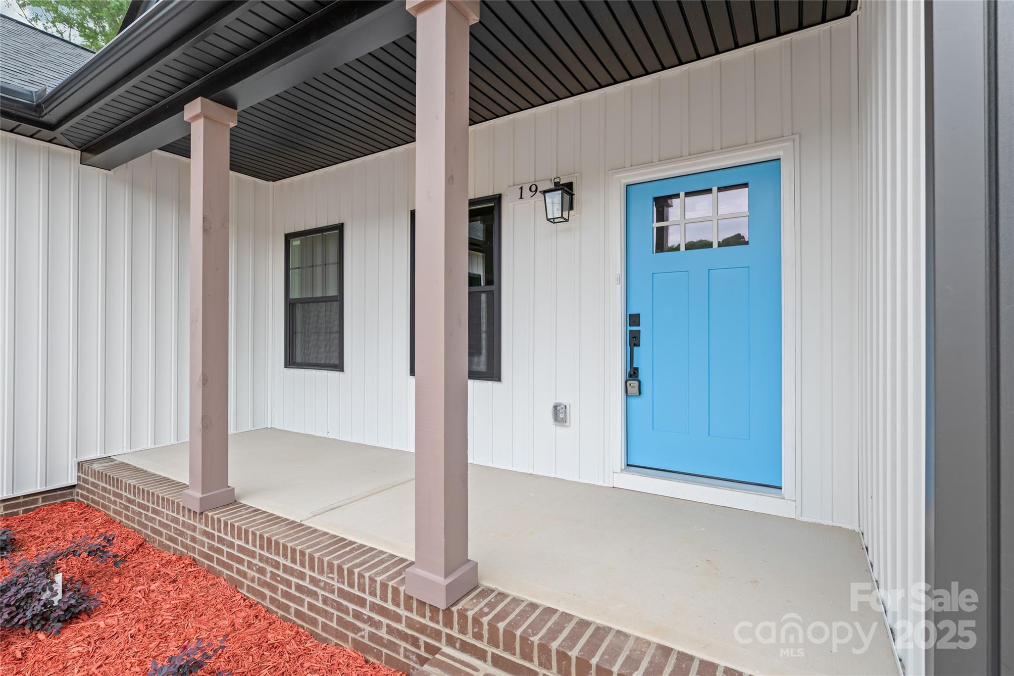 19 Lakewood Court NW