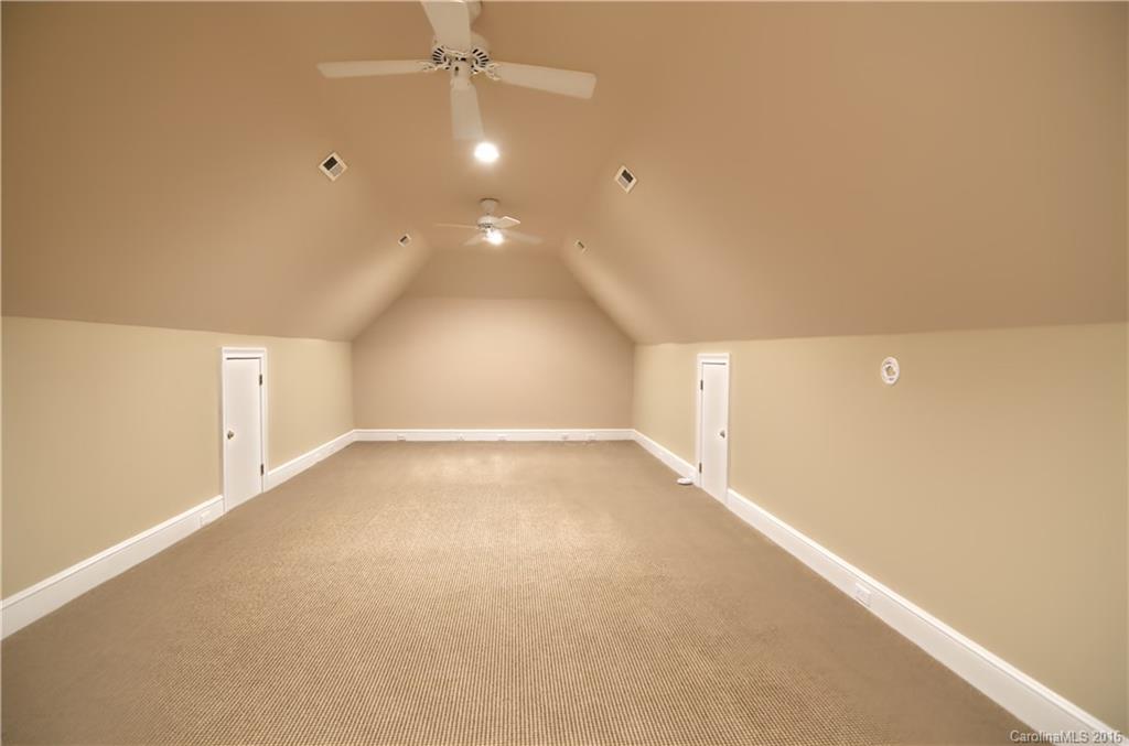 The Peninsula - Residential