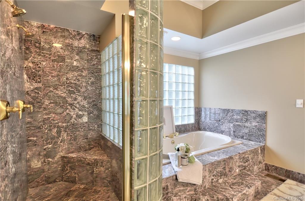 The Peninsula - Residential