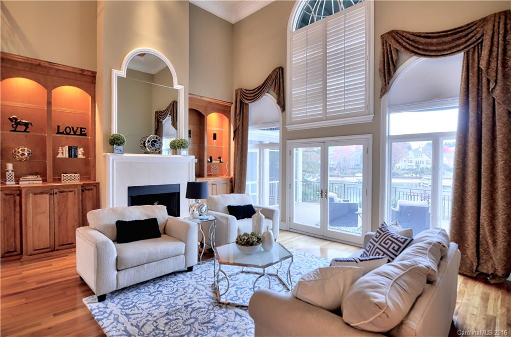 The Peninsula - Residential