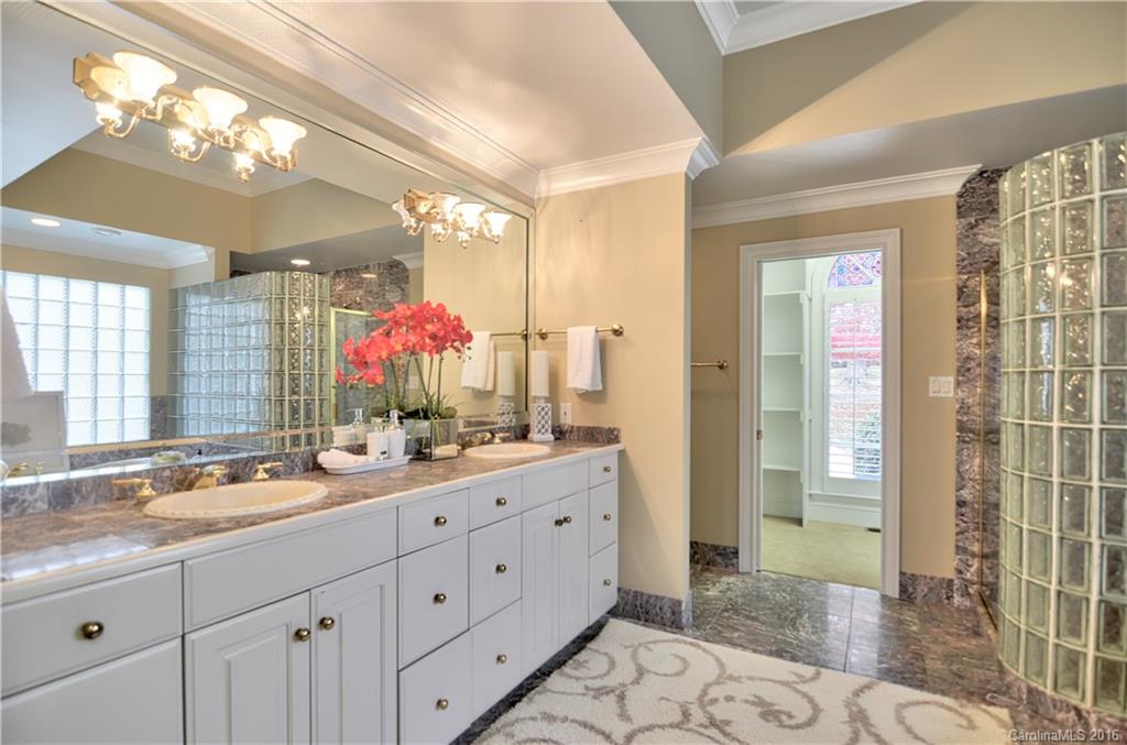 The Peninsula - Residential