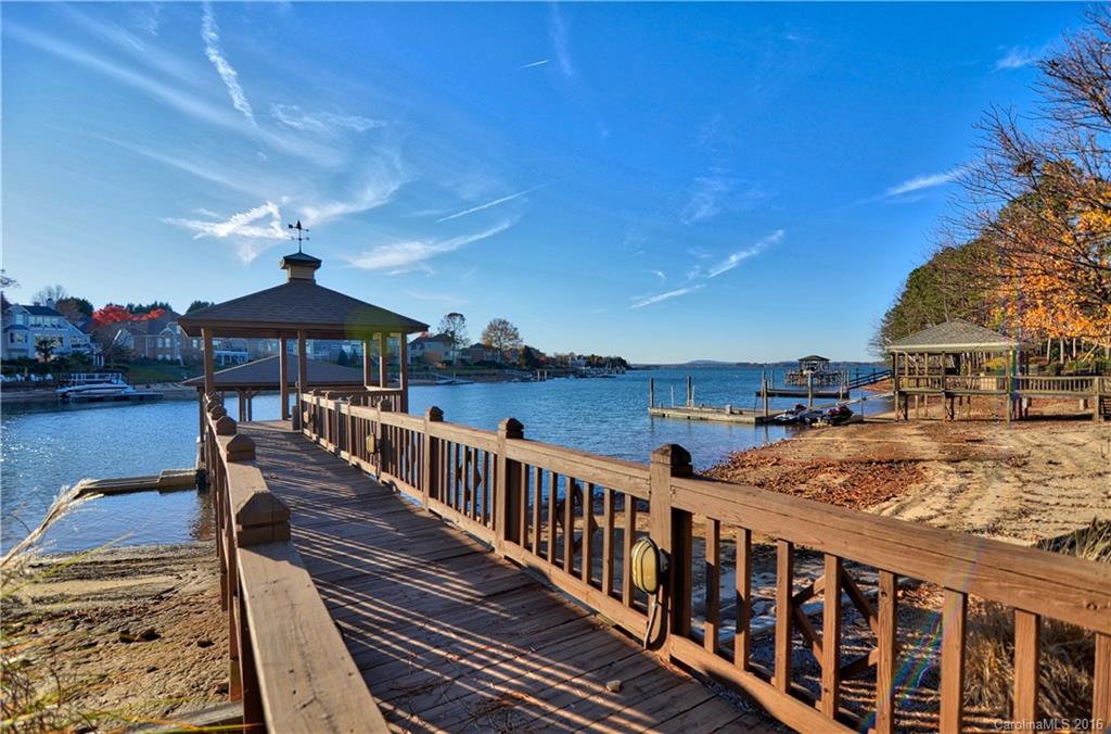 The Peninsula - Residential