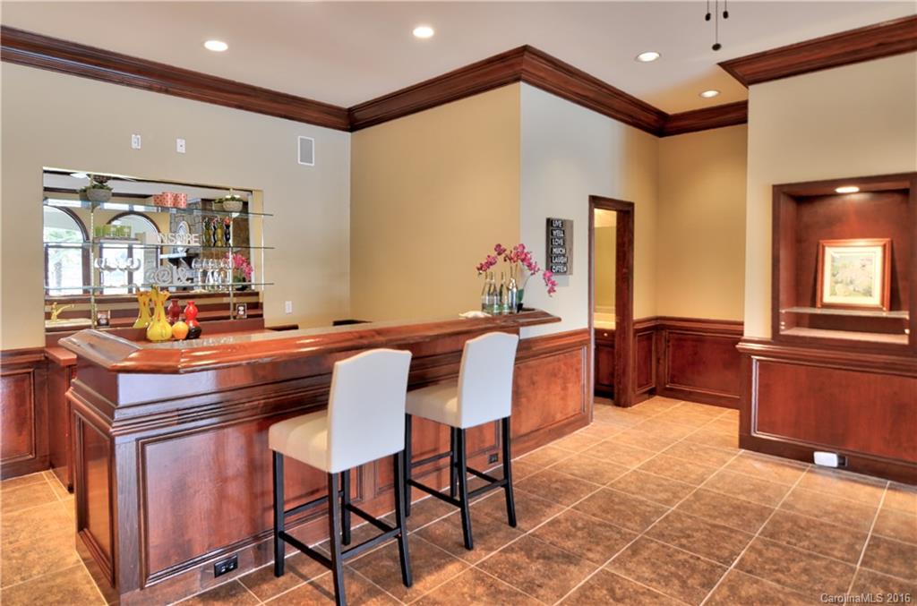 The Peninsula - Residential