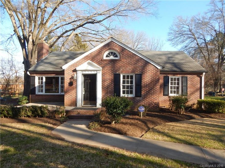 This charming, all brick home won’t last long.  Feature’s include; hardwood floors (just refinished), tile in bathroom & kitchen, updated kitchen, newly remodeled bath, formal dining & living, front porch, back patio, on a large lot with mature oak trees.