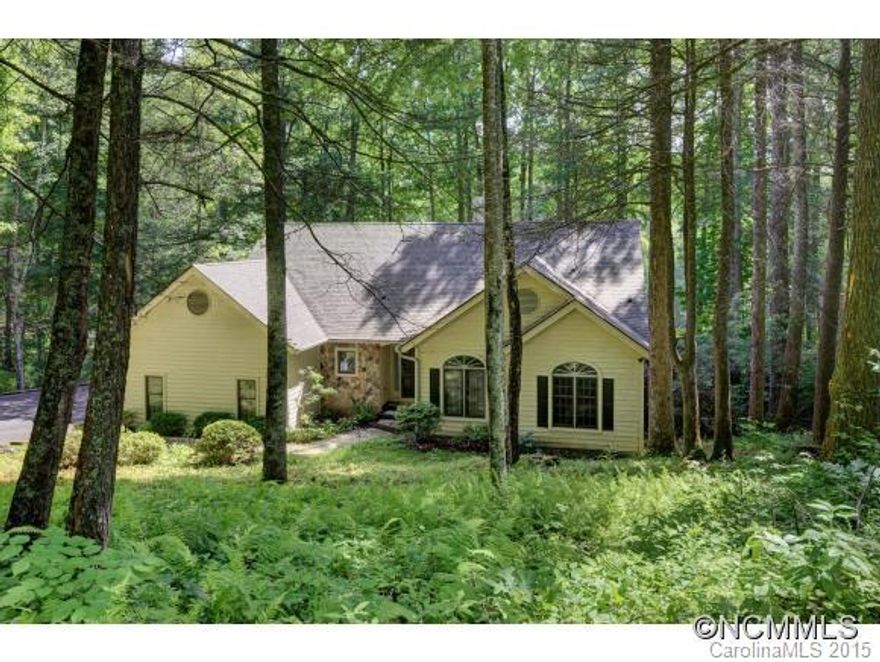 Great opportunity in Burlingame on the 6th Fairway with golf and mountain views. Open floor plan, 3 bedrooms, 2 baths, great screened porch, large eat in kitchen, stone fireplace, New roof installed in 2014. Spacious master suite with his and her closets. Must see to appreciate.